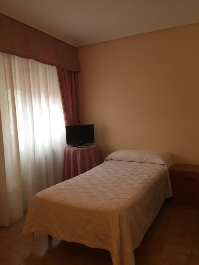 Hotel Restaurante Derby Carballino Extérieur photo